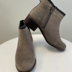 NEW Vionic Charcoal Joslyn Boots